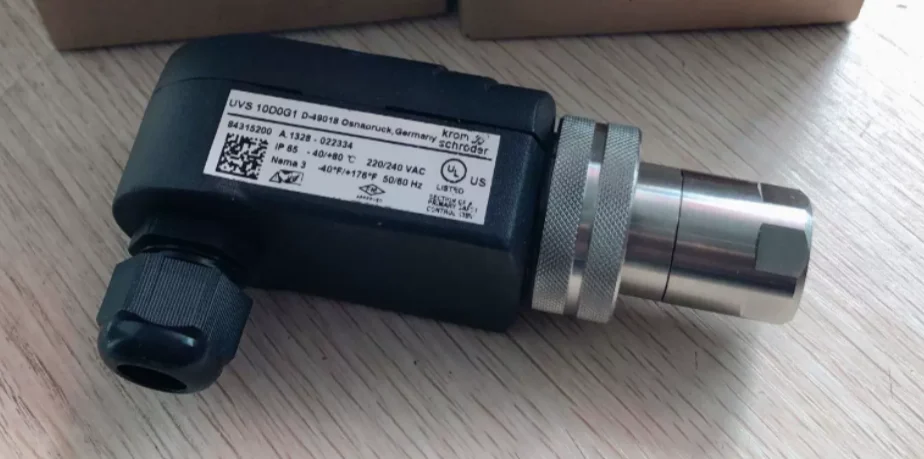 UVS10D0G1 UVS10D4G1 UVS10D1G1 Flame Detector UV Sensor for Burner