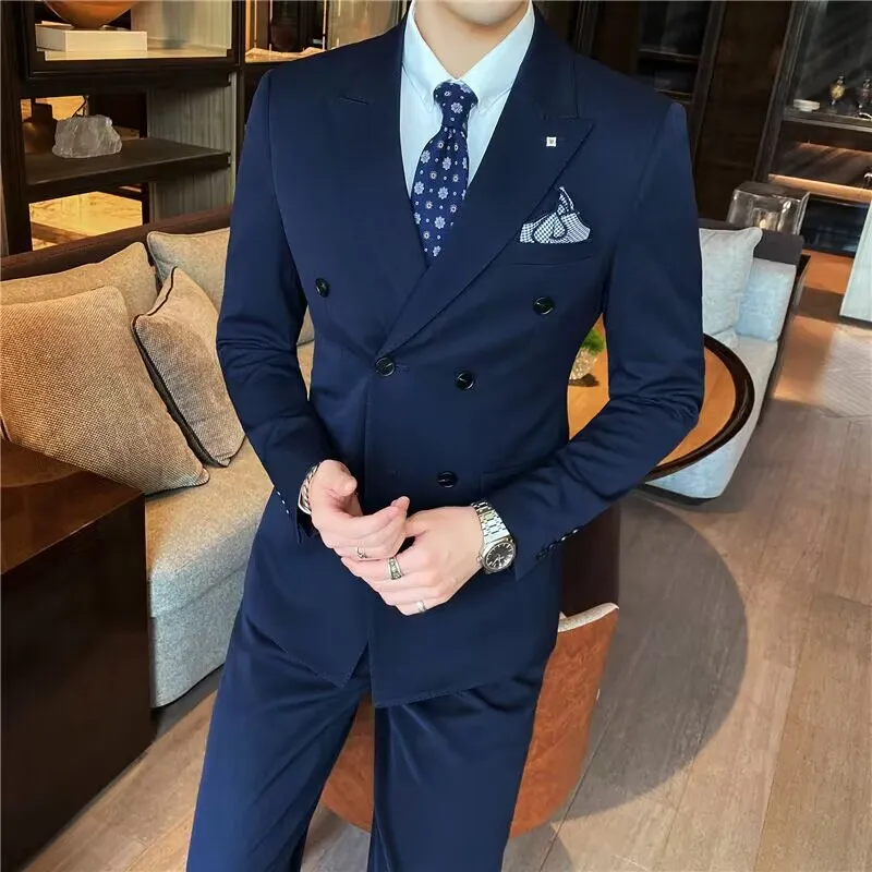 Smart Casual 2 Pieces Men Suits Set New Men\'s Formal Business/Wedding Groom Tuxedos Peak Lapel Double Breasted Blazer Pants