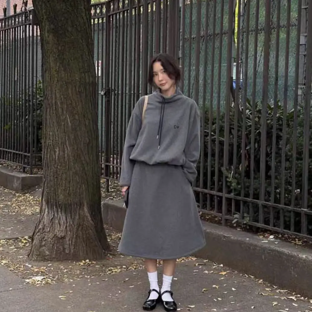 

Korean Sle Pure Color Letter Fce Dstring f High Collar Sweatirt Skirt Set ort Skirt Simple Design Spring Faion