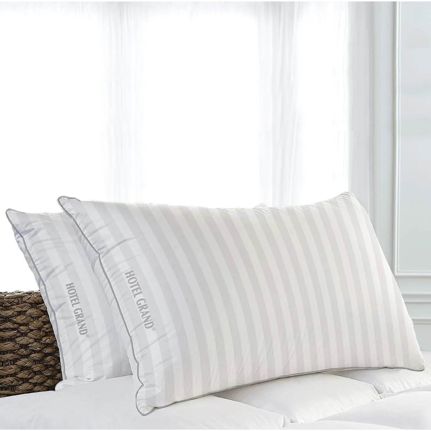 Bed Pillows 100% Cotton Soft Feather Down Pillows Queen Size Pillows Set of 2 Pack Hotel Collection Pillows