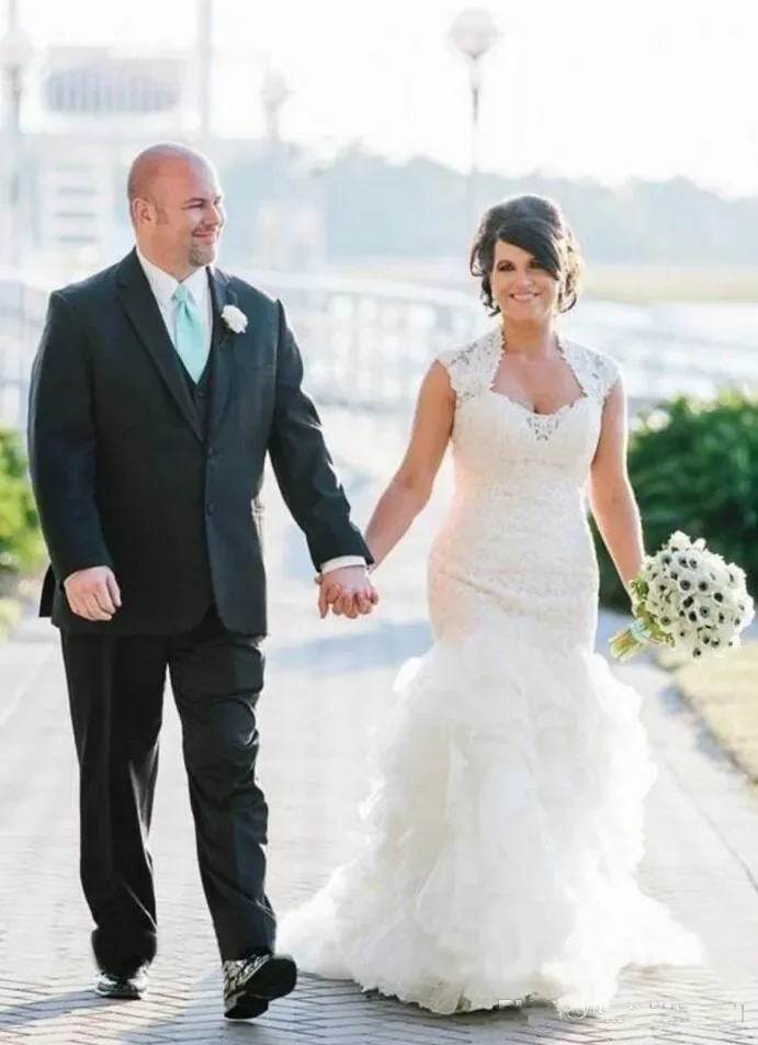 Abiti da sposa a sirena in pizzo arabo di lusso Sweetheart Sweep Train Organza a strati Abiti da sposa taglie forti Abiti su misura De