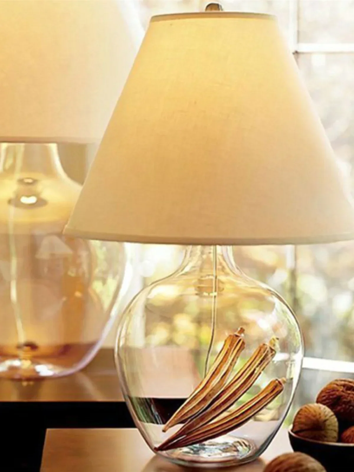 

American-style bedside lamp with glass, minimalist modern personalized adjustable light warm bedroom decoration bedside світло