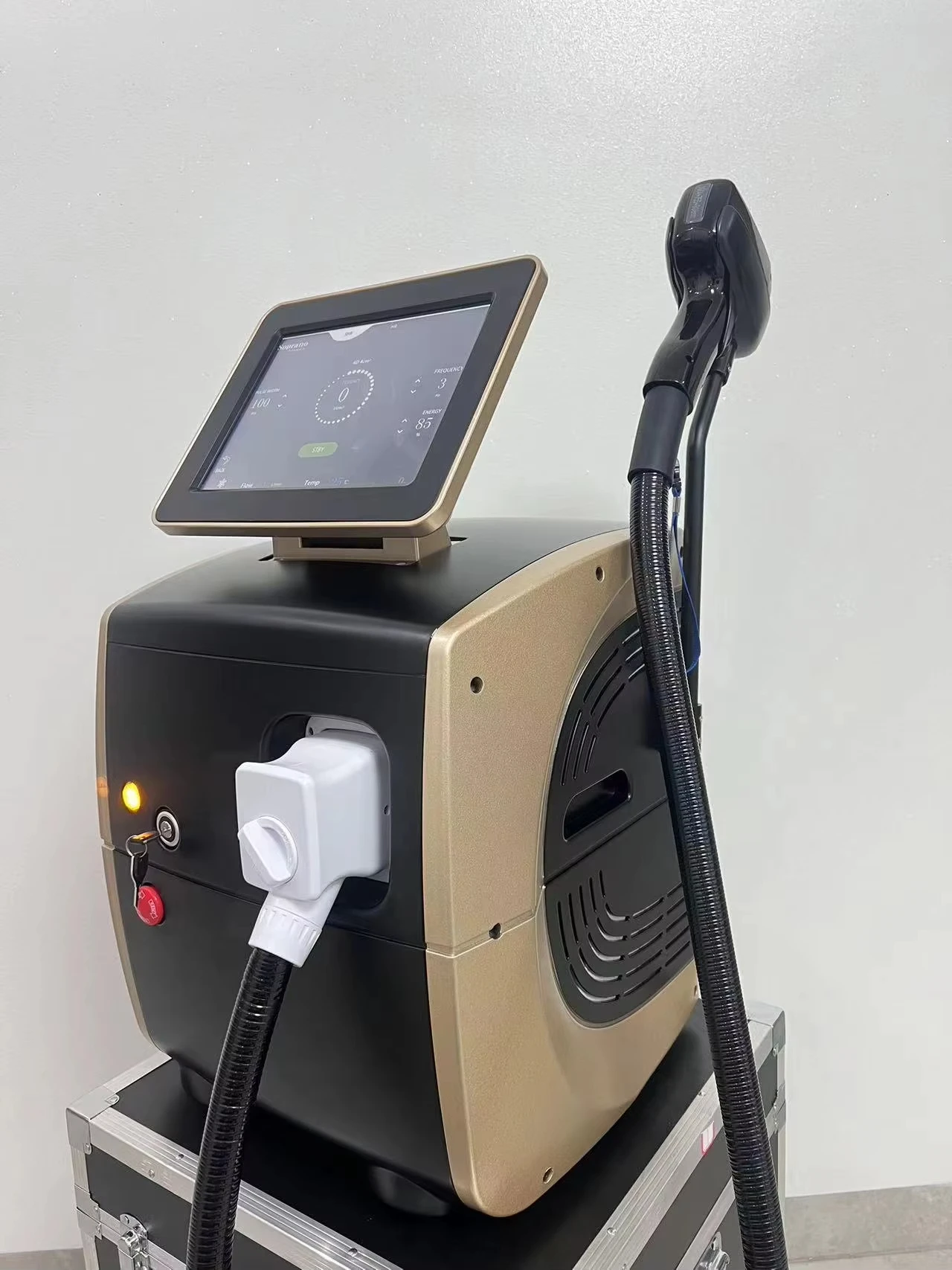 3000W 808nm 755nm 1064nm Diodo Laser Macchina per la depilazione Alexandrit Rimozione permanente Testa di raffreddamento Epilatore laser indolore