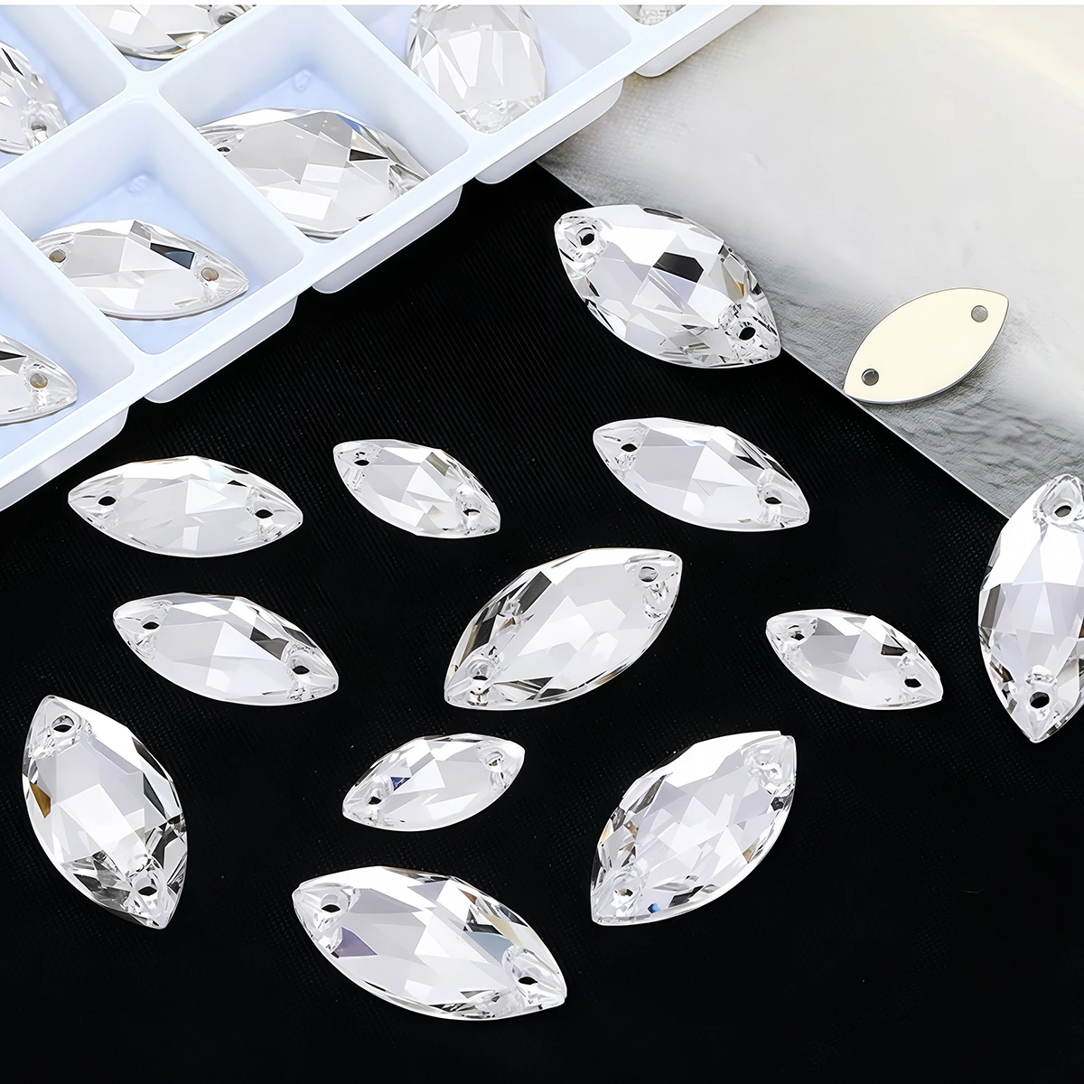 Kristallglas-Strasssteine zum Aufnähen, Pferdeaugenform, 2 Löcher, flache Rückseite, für Hochzeitskleidung, Ornamente, Kleidung, Taschen, Schuhe – Detail 9