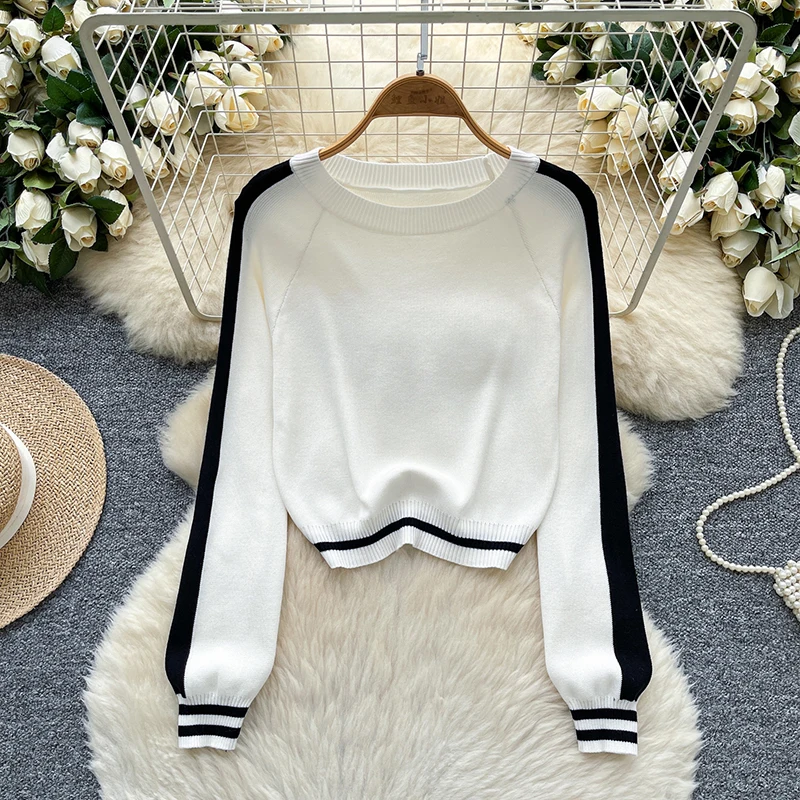 

Korean Simple Contrasting Striped Long Sleeved Knitted Sweater for Women's Autumn New Casual Versatile Short Sweater Top C349