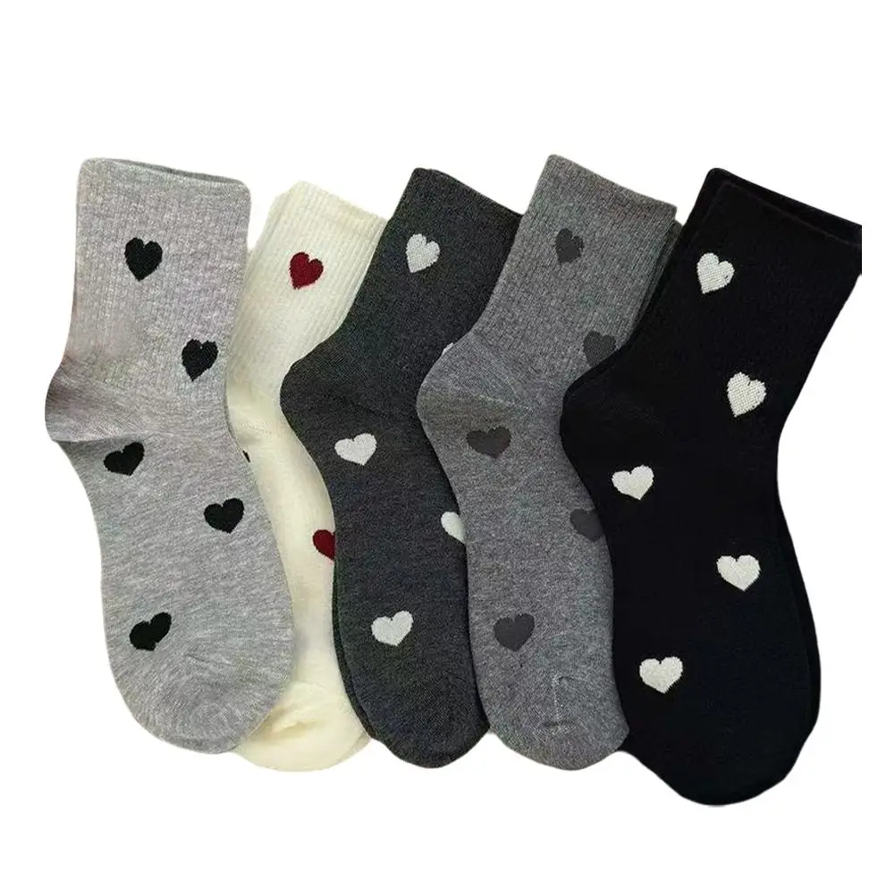 

Women Heart-Shaped Pattern Middle Tube Socks Fashionable Printing Soft Comfortable Sweat Absorbing Socks Cute Heart Casual Socks
