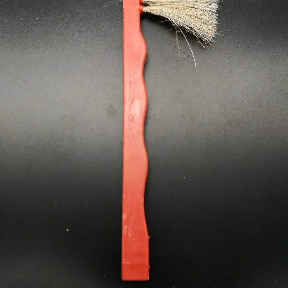 5PCS Red Plastic Sweep Bee Quality Plastic Brush Horse-Hair Bee Flicking Horsetail Beekeeping Tools