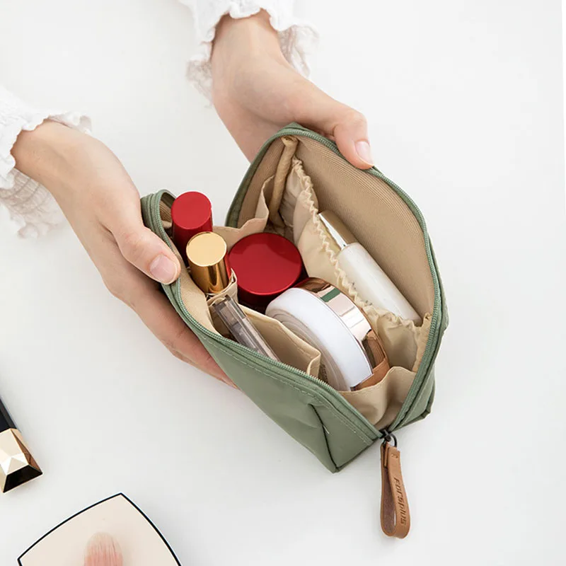 Borsa cosmetica da viaggio in stile Ins, Mini borsa per il trucco portatile con scomparti multipli, piccolo organizzatore di cosmetici