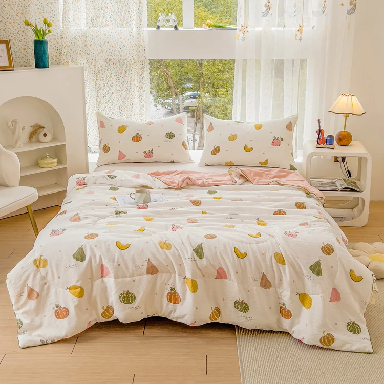 Fall Pumpkin Pattern Quilt Soft Comfortable Washable Quilts Core Bedspreads Soft Breathable Bedding Coverlets for All Seasons