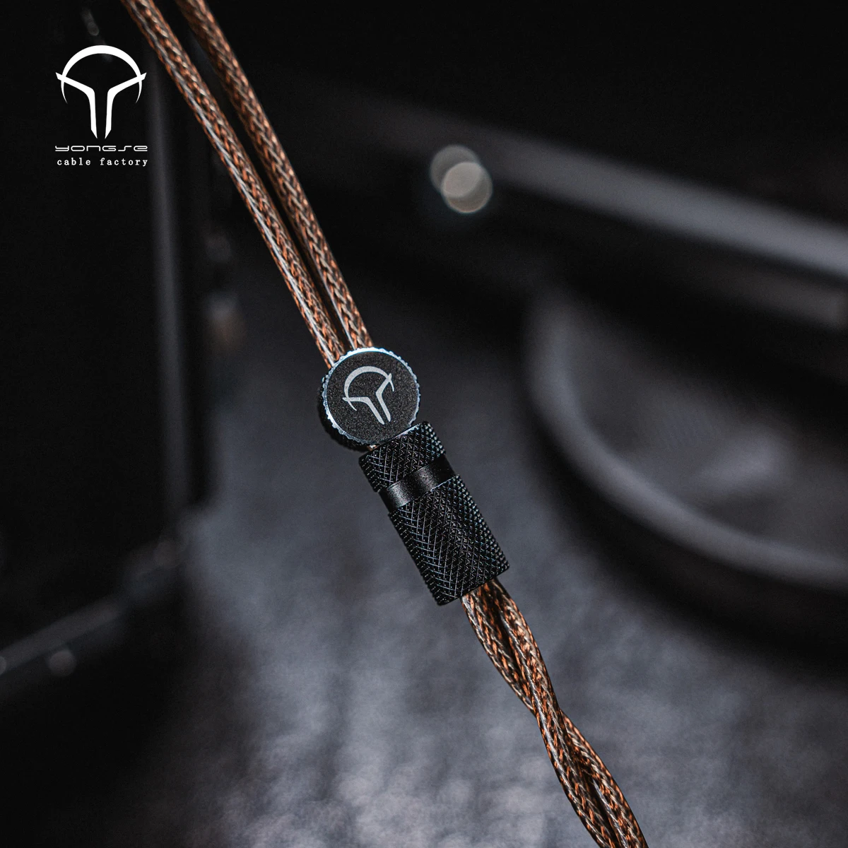 Yongse RedBunny Single Crystal Copper + Silver-plated Single Crystal Copper Center ＆ Graphene Insulation Cable