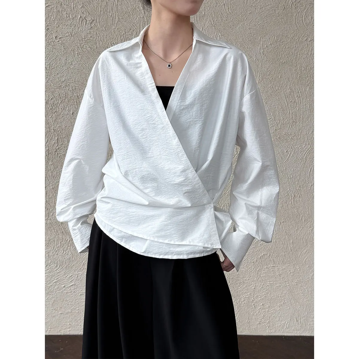 

SuperAen V-neck Asymmetrical Waist Shirt for Women Summer New Korean Style Lightweight Simple Solid Color Casual Shirts