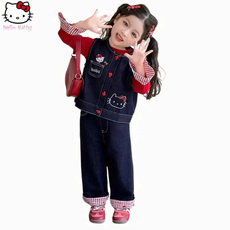 

Kawaii Girls Hello Kitty Base Shirt Джинсовый жилет Прямые брюки Костюм Мультфильм Аниме Осенний новый жилет Джинсовые брюки для папы Комплект из трех предметов