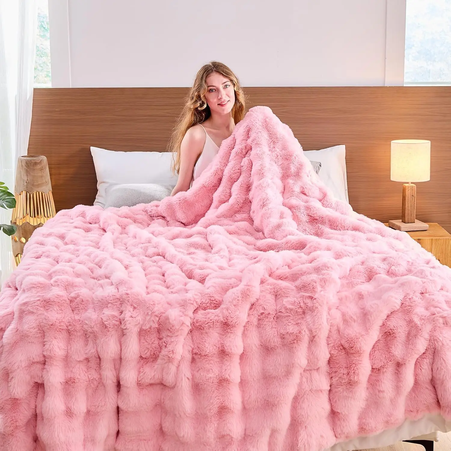 

Soft Plush Fluffy Pink Faux Fur Throw Blanket for Couch Bed Sofa, King Size 108x90 Inches, Cozy Warm Home Decor Gift