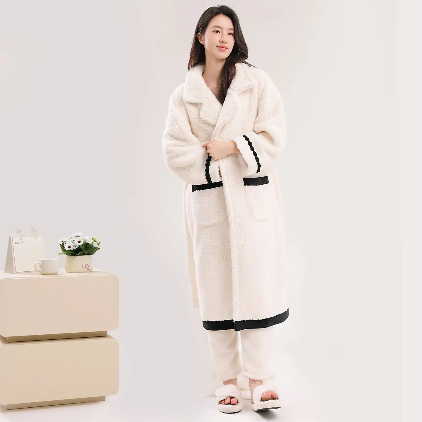 Women Plush Fleece Bathrobe Soft Warm Long Sleeve Lapel Collar Belted Loungewear With Contrast Trim Pockets Cozy Winter Home