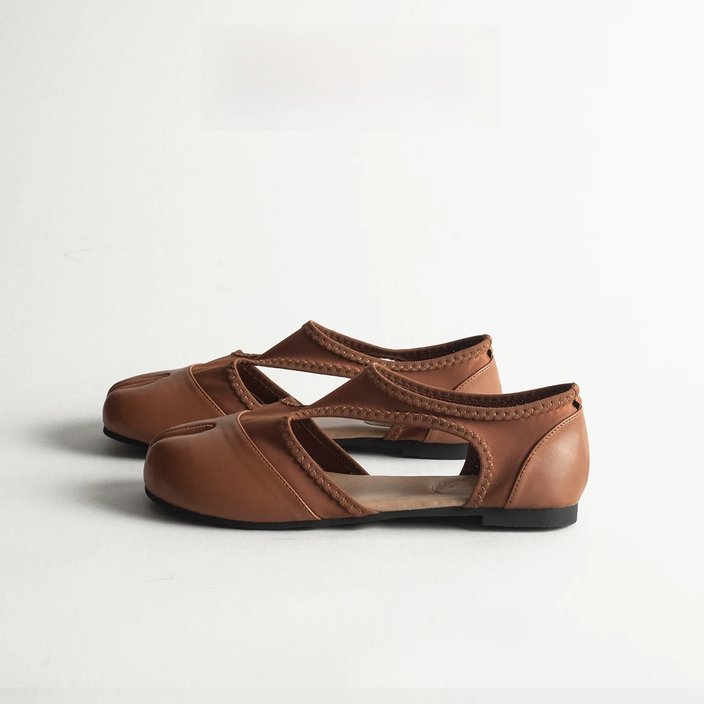 Leather Ballet Flat Shoes Women's Casual Breathable Hollow out Slip-On Flat Bottom Mary Jane Sandals Versatile Summer Footwear