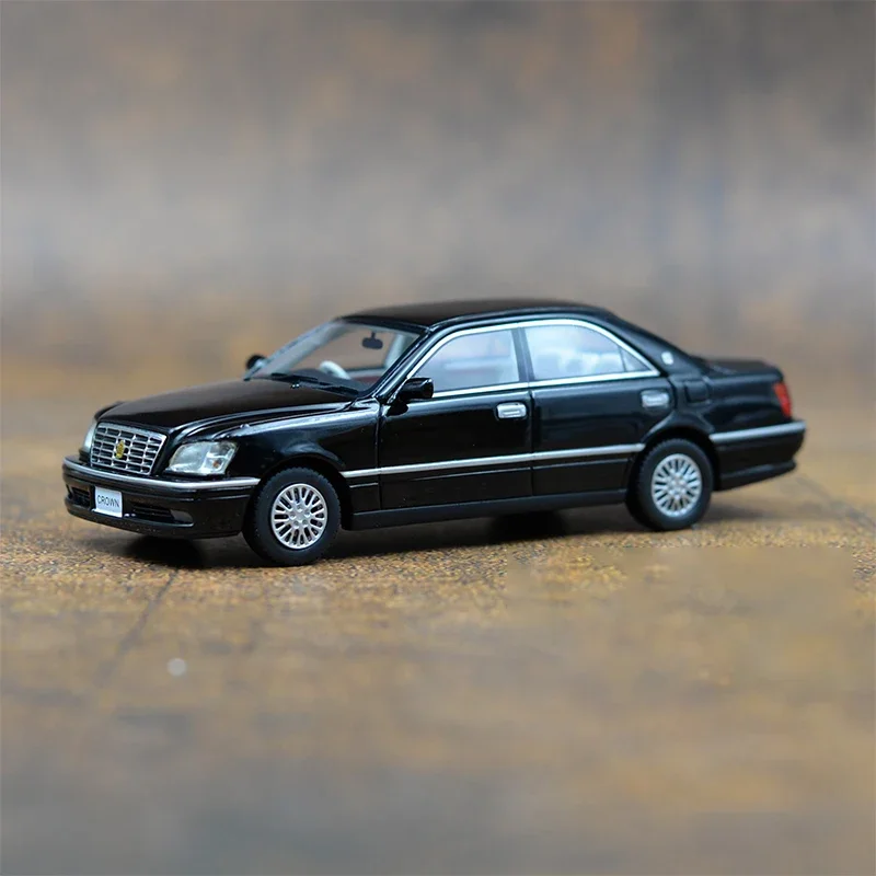 Original 1/43 Scale Toyota Crown Royal Saloon G Simulation Resin Car Model Static Display Collectible Toy Gift Souvenir