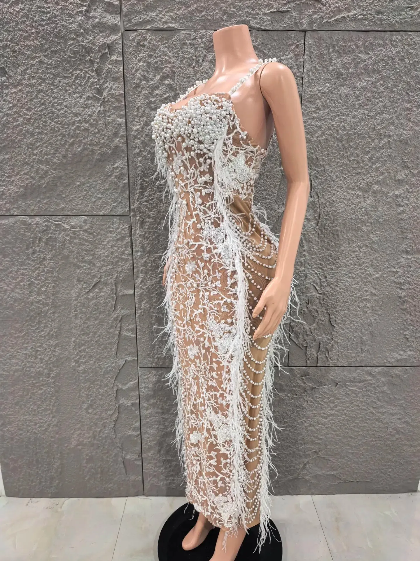 New Elegant Evening Gowns for Women Dress Long Royal Feather Prom Dresses Glamourous Couture Peal Gown