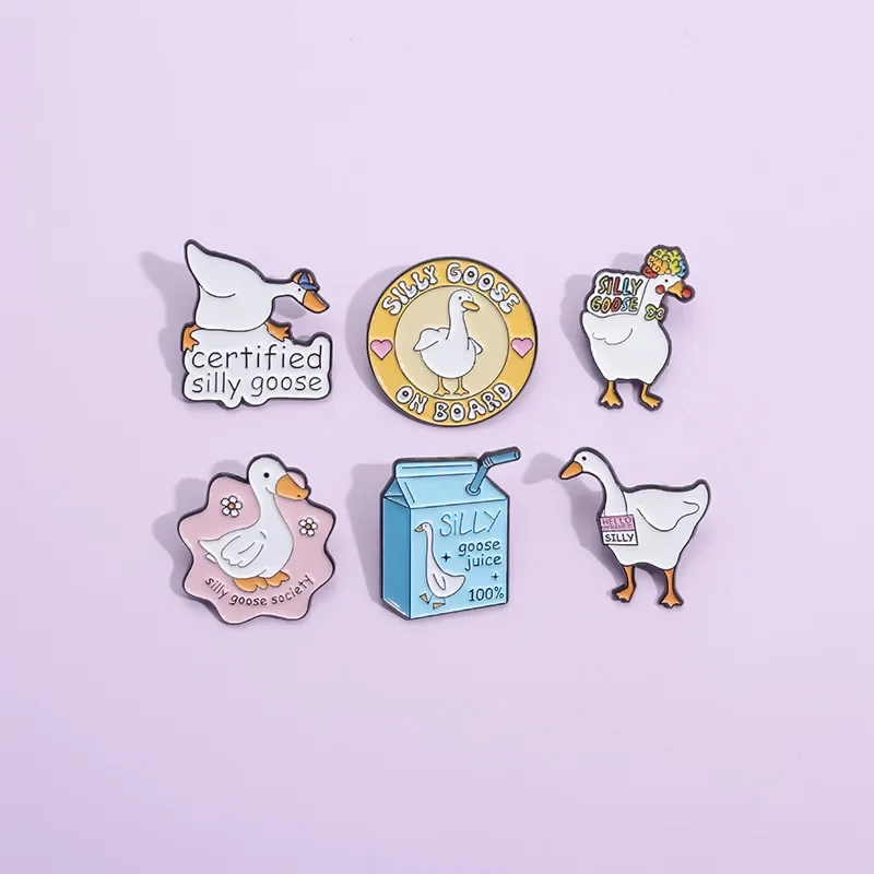 Animal Brooch Cute Duckling Chicken Metal Badge Gift Wholesale Hat Pins for Clothes Decorative Brooches Backpack Pin Lapel Cap