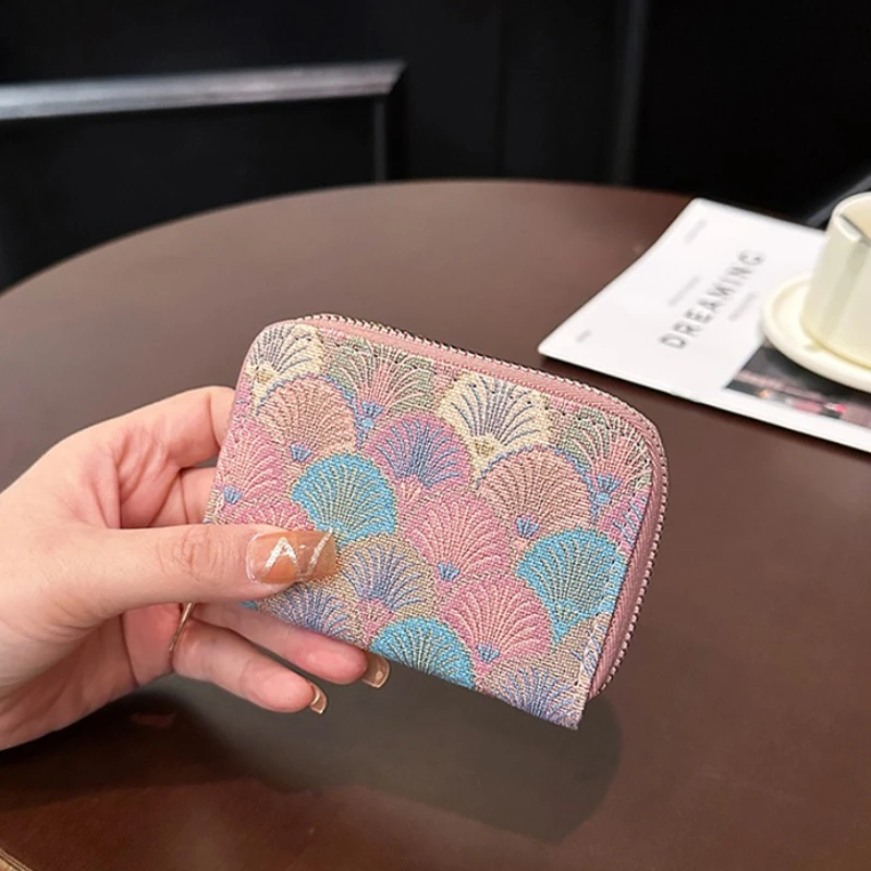 

Women's High-Capacity Wallet, Light Luxury Brand with Niche Design, Easy to Carry and Multifunctional