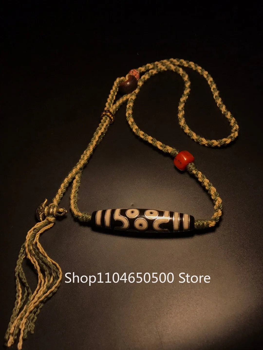 

Tibetan pulp-coated old agate and silver silk seven-eye dzi bead collarbone necklace, Buddha bead pendant pendant accessories