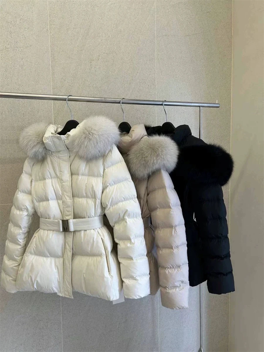 Jaet della nuova guerra di Capodanno! Doulej Winter 2025 Thiened Collo in pelliccia grande giù Jaet Faion Commute Sle da donna