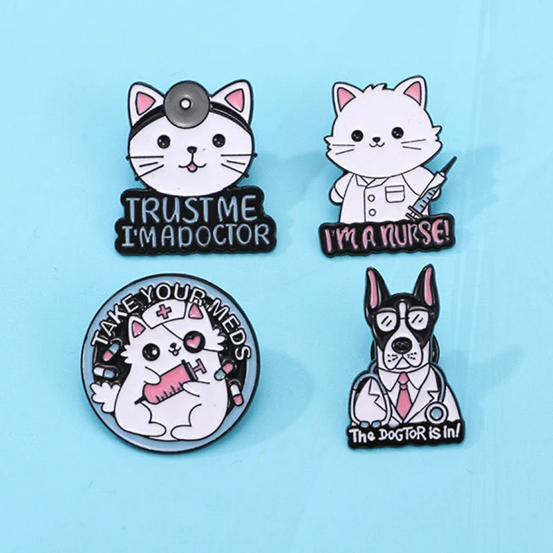 Jeringa de gato blanco, estetoscopio de enfermera, insignia de médico de perro, broche de solapa Punk, joyería linda de gato, Pines de Metal, confianza