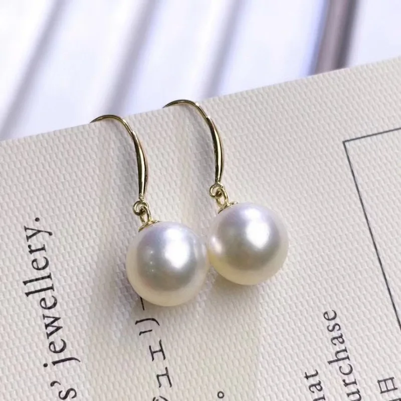 

A Pair of Natural 9-10mm Round Flawless 925 Sterling Silver Pearl Earrings
