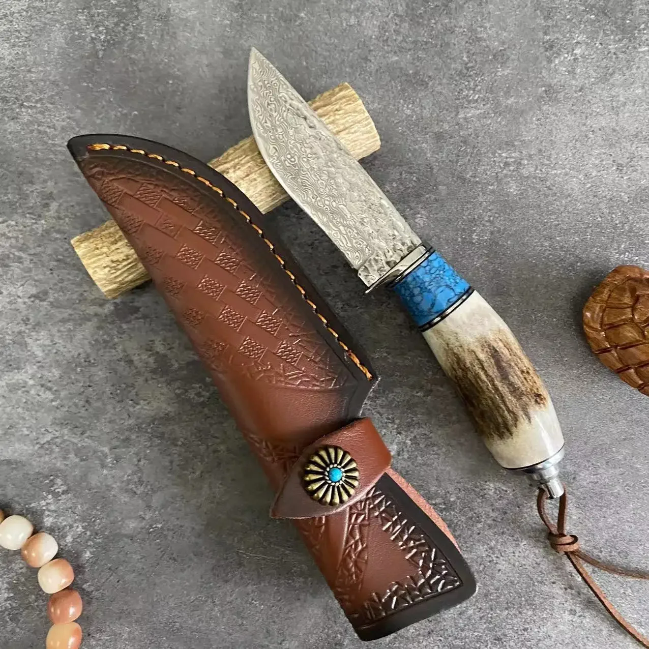 Handmade Damascus Steel Fixed Blade Knife Deer Horn Turquoise Handle Outdoor Camping Survival Hunting Knife With Leather Case