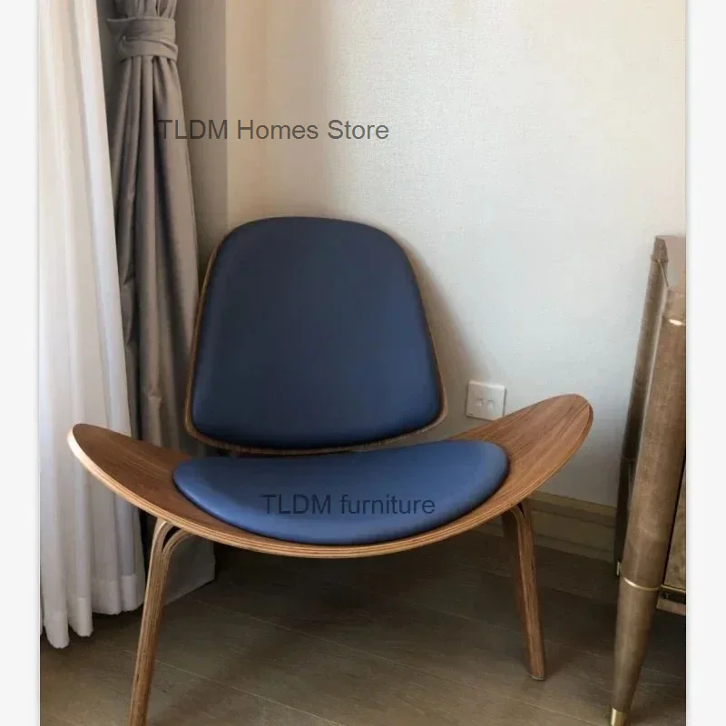 Modern Nordic Style Three-Legged Shell Chair Ash Plywood Fabric Upholstery Living Room Chair Furniture Modern Lounge Shell Chair