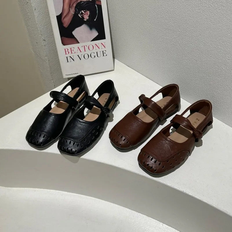 

French Square-toed Woven High-heeled Sandals 2025 Summer New Fashionable Leather Fabric Mid-heel Women's Shoes