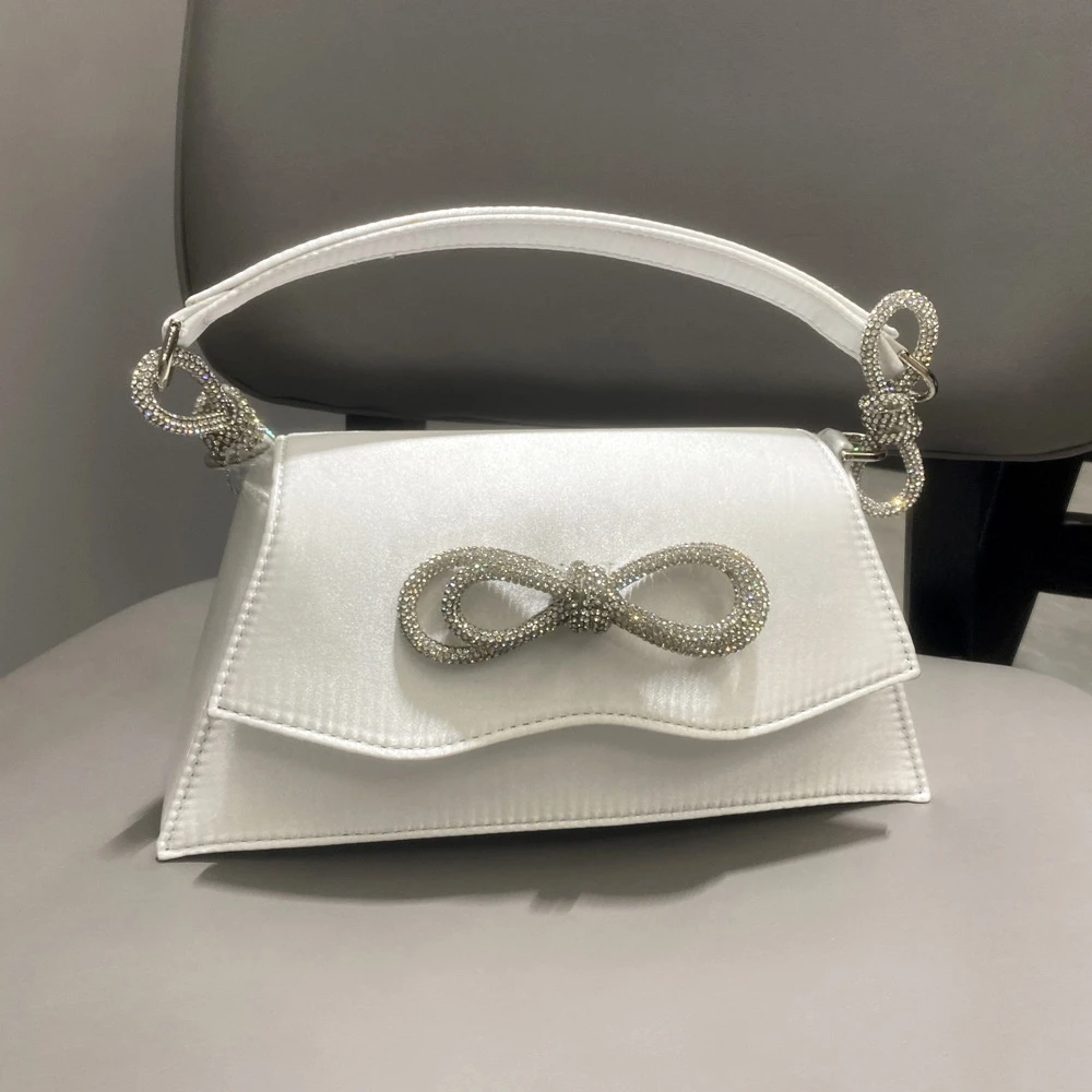 Luxury Women's Satin Fabric Clutch Purse Heart-Shaped Rhinestone Crystal Handbag Customizable Candy Canvas Makeup Evening Bag view 4