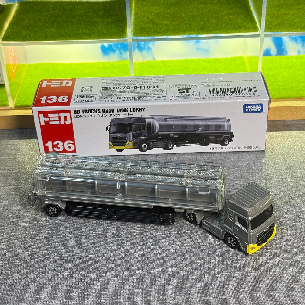 

Takara Tomy Long Type Tomica No.136 UD Грузовики Quon Tanker Truck Литье под давлением Статический сплав Автомобильный режим Коллекция Дисплей