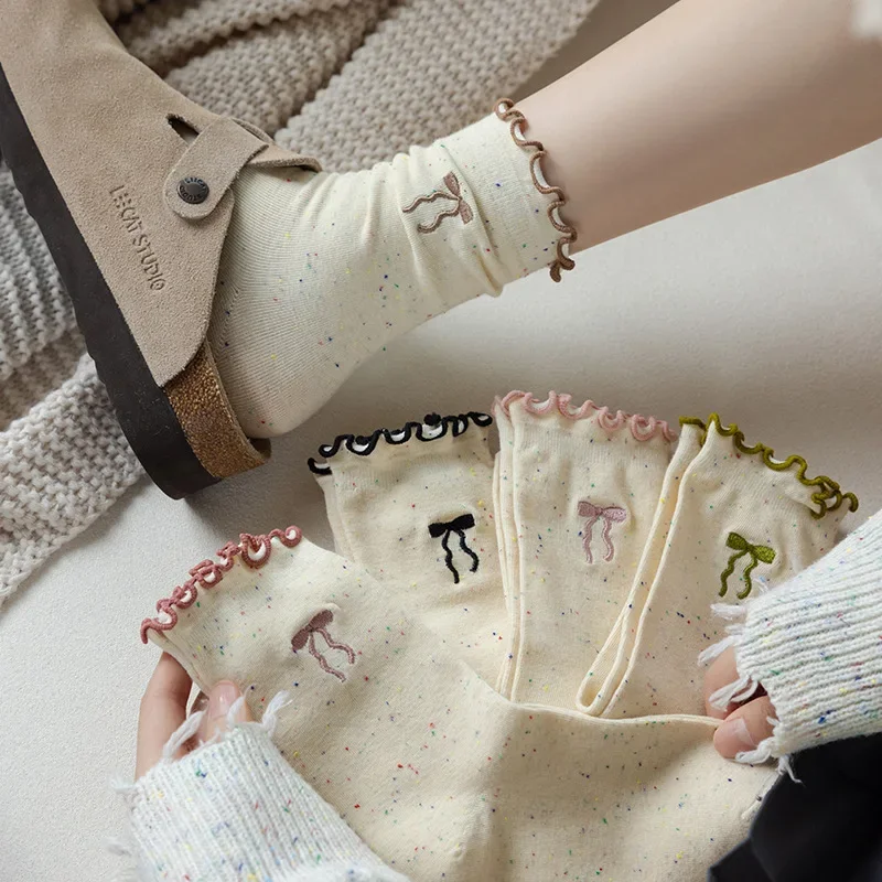 Womens Cotton Slub Yarn Embroidered Bow Crew Socks Cute Lettuce Ruffle Edge Slouch Socks for Spring Autumn Casual Daily Outfits
