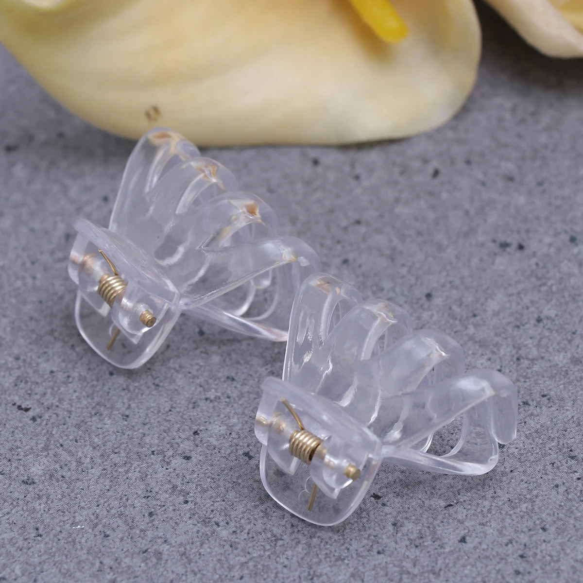 

Small Clip Little Octopus Hair Clips Girls Accessories Korean Version Curved Claw