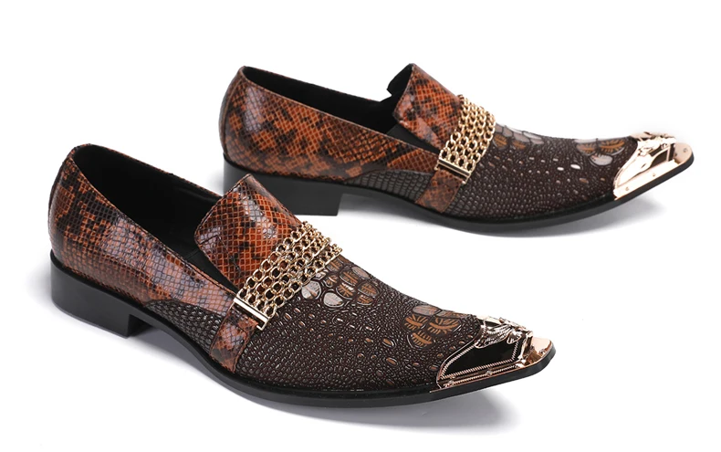 Herrenschuhe aus echtem Rindsleder mit Pythonmuster und Nadelverzierung für formelle Anlässe im Herbst, Modellausstellungen und geschäftliche Gelegenheiten. – Detail 10