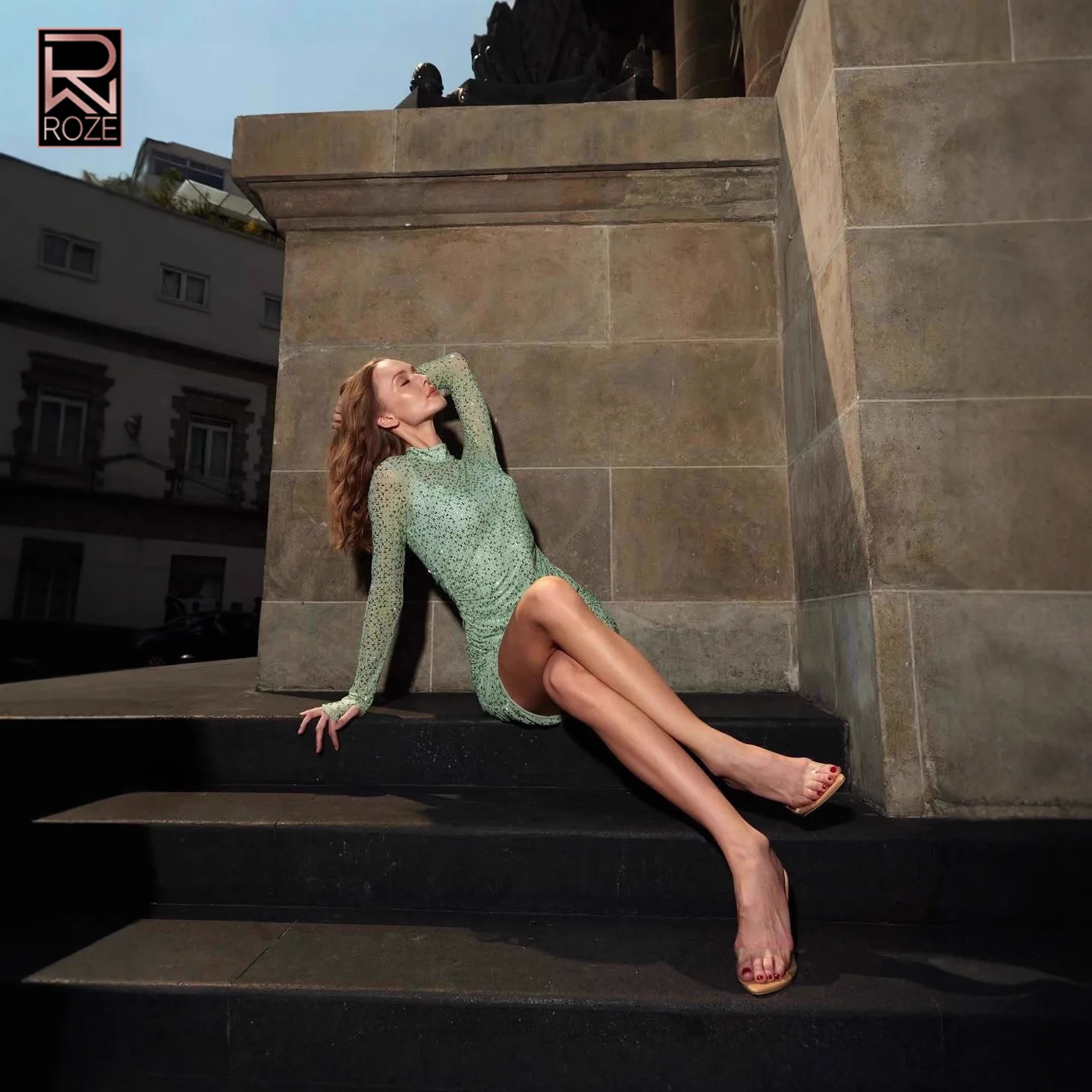 Minivestido verde de lantejoulas – manga comprida transparente e bodycon, roupa noturna para clube