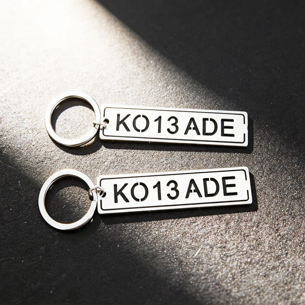 Personalisierter Auto-Nummernschild-Schlüsselanhänger aus Edelstahl, Geschenk für Ihn, Anti-Verlust-Geschenk für Autofahrer, für Männer