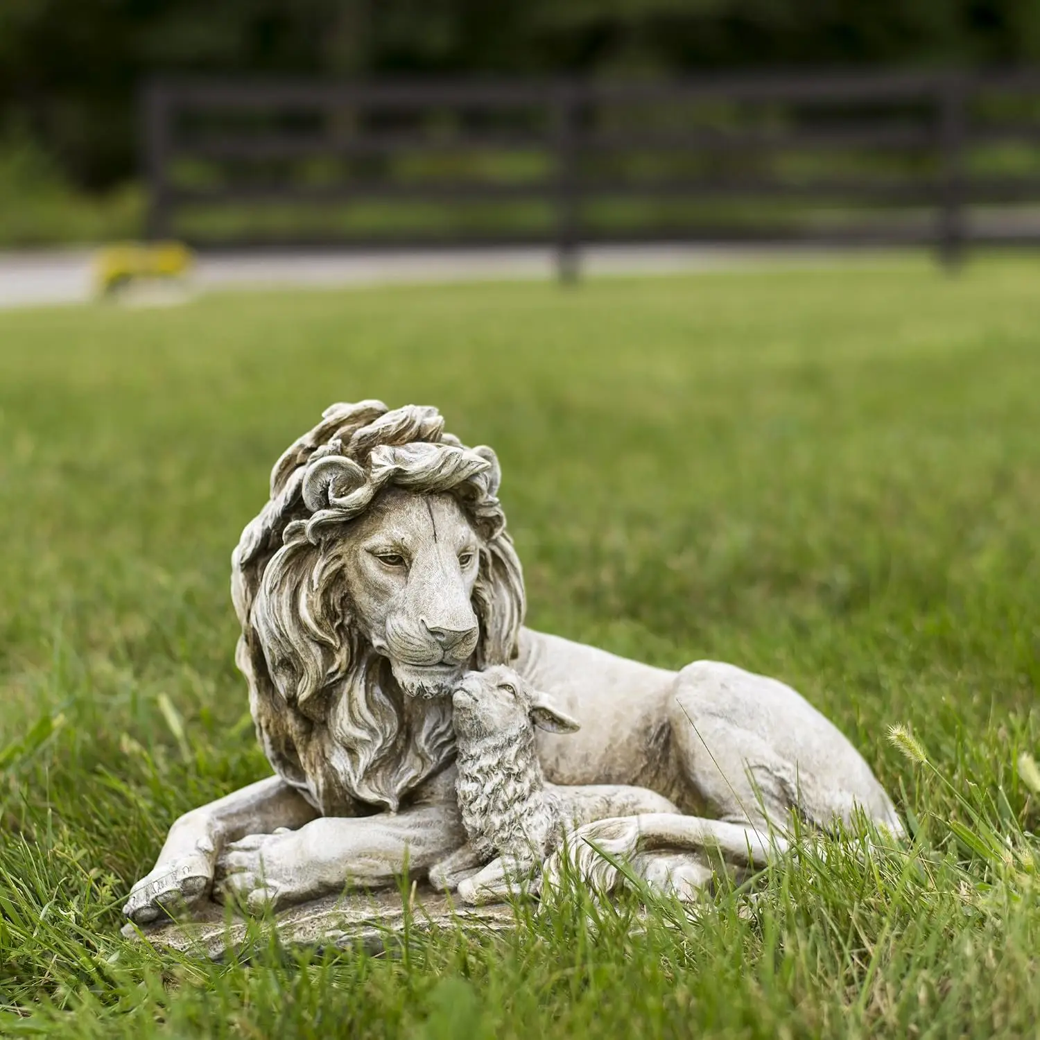 Joseph's Studio Lion and Lamb Garden Statue – 12.5