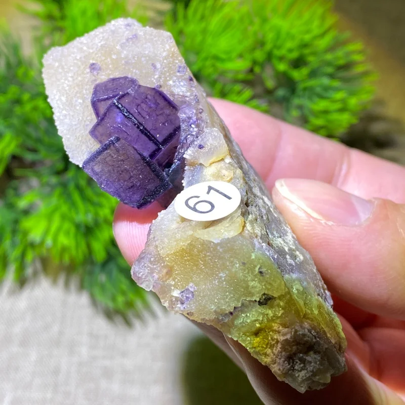 Natural Blackish Purple Fluorite Mineral Specimen Stone Quartz Crystal Educational Decorative Gemstone for Teaching And Display