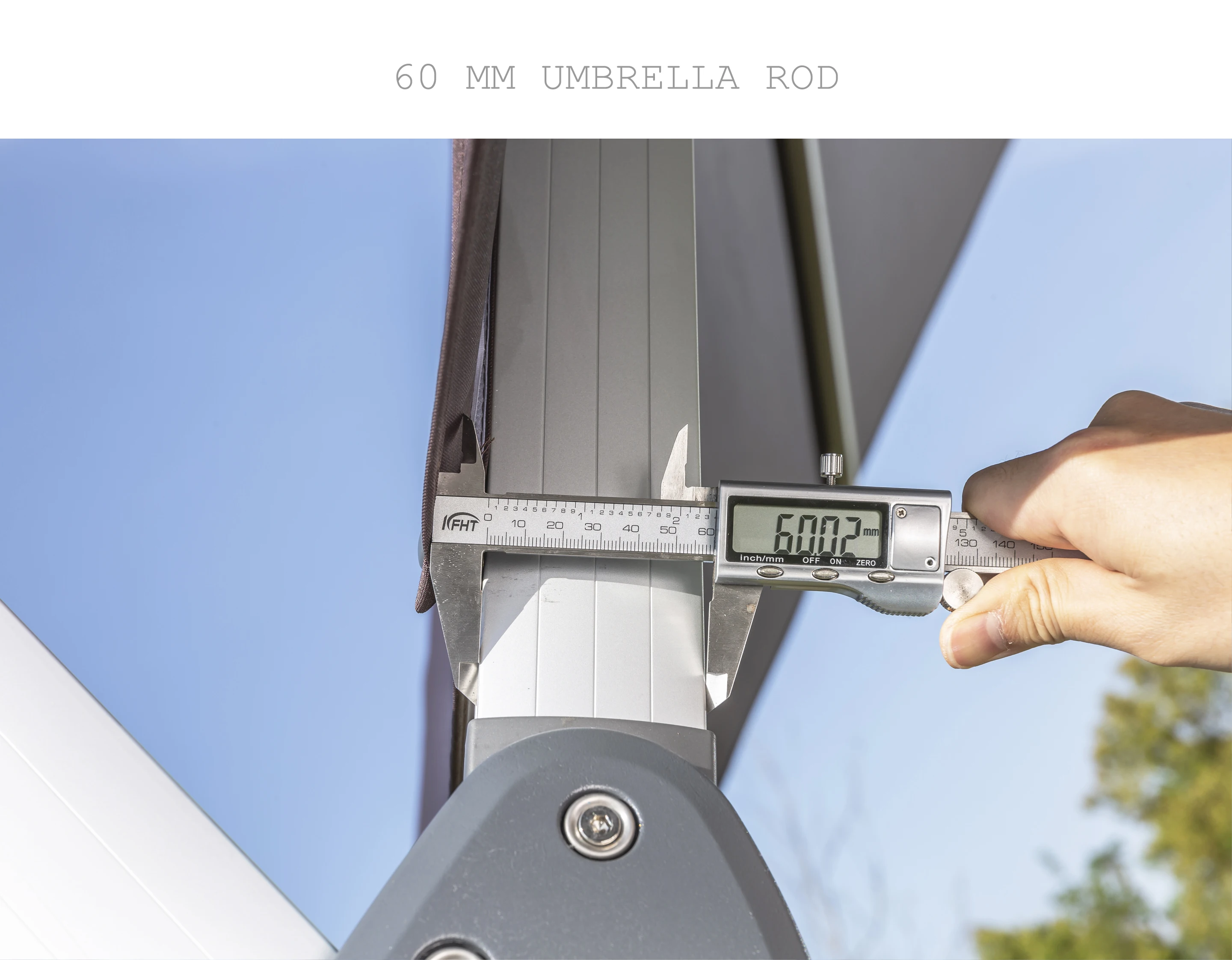 ร่มกันแดดขนาดใหญ่แบบคานยื่นสำหรับสวนกลางแจ้ง ร่มโรมันแบบหนักสำหรับระเบียง