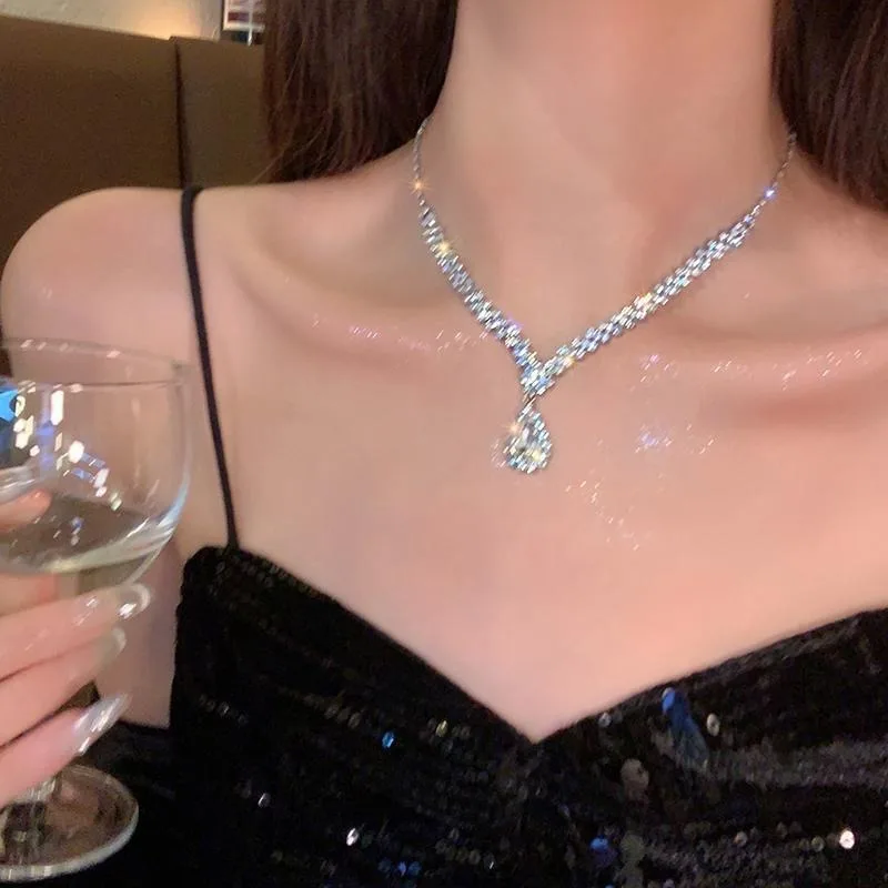 Fashion Water Drop-shaped Sparkling Rhinestone Jewelry Women Light Luxury Versatile Clavicle Chain Jewellery Set Accessories