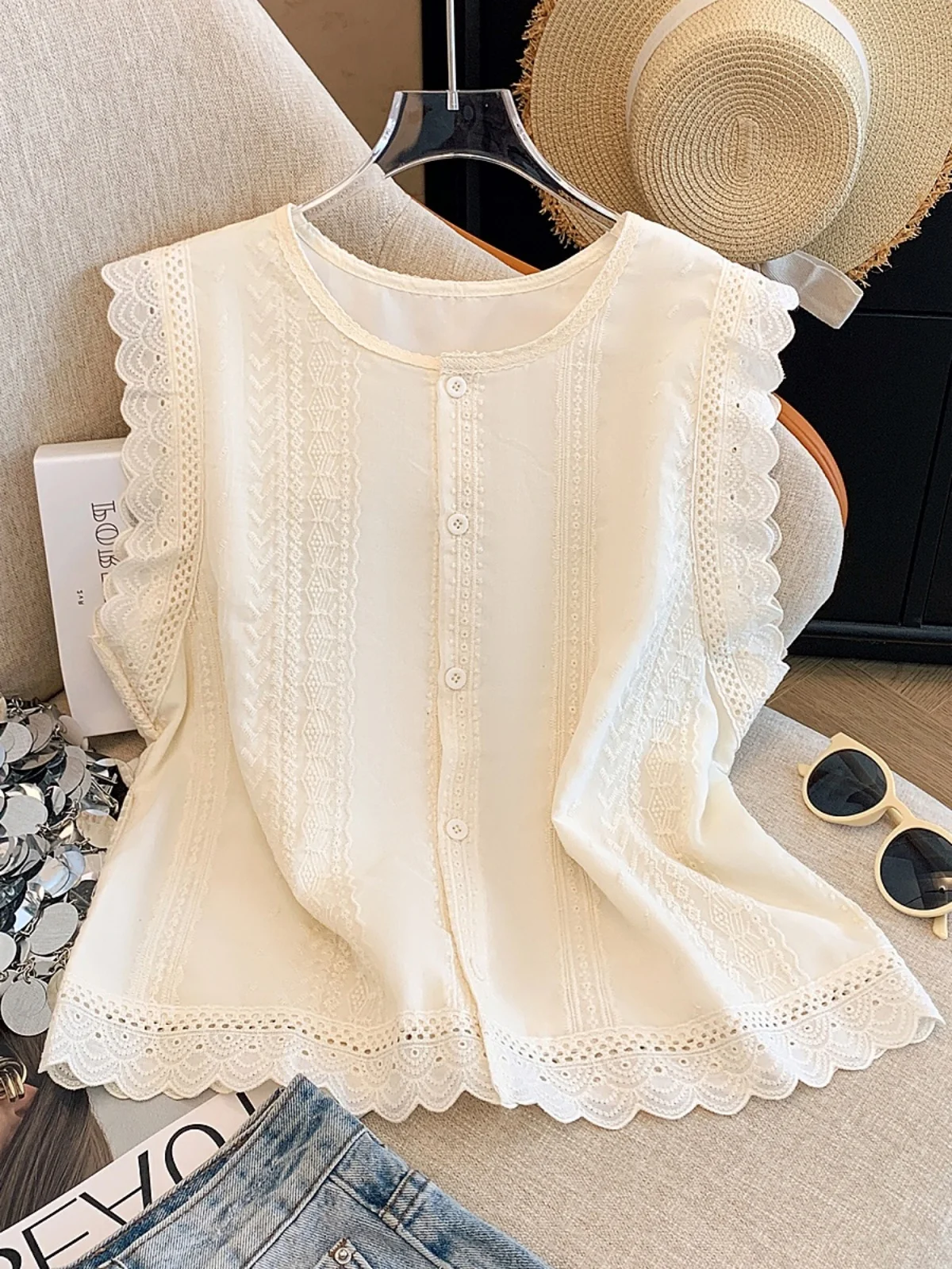 

Slimming Lace Trim Sleeveless Shirt Women's Summer New Style Sweet Style Loose Fit round Neck Knitted Top for Young Women