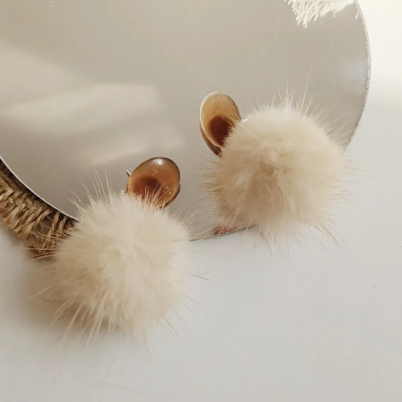 2024 Korean Mink Fluffy Hairball Pompom Drop Earrings femme Gifts Retro Fashion Khaki Jewelry For Women Winter Party Jewelry