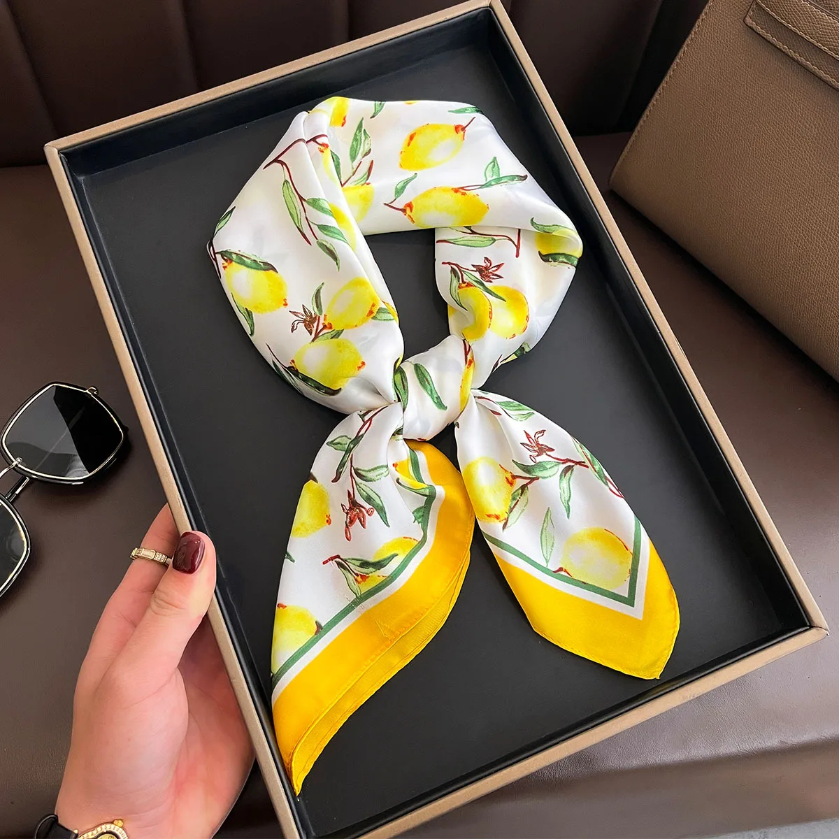 2025 nueva bufanda de seda cuadrada con estampado de limón amarillo para mujer 70*70cm corbatas de cuello moda decorar pañuelo Hijab femenino bolsa Ribbions