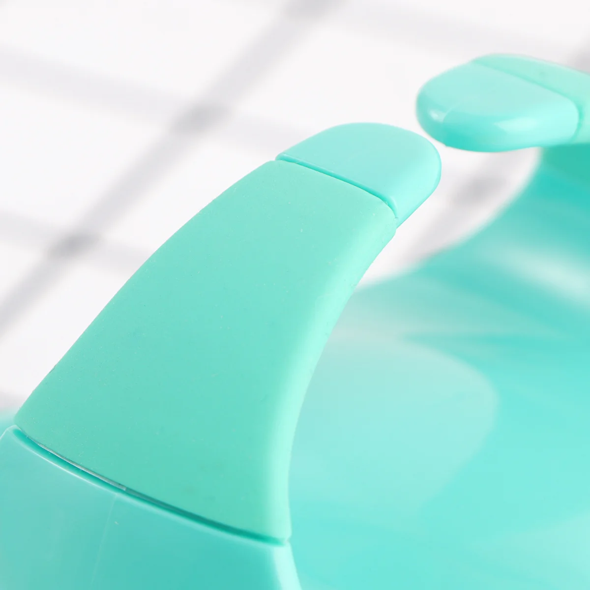 

1Pcs Silicone Massage Brush Hair Massager Brush Ergonomic Handle for Shampoo Deep Scalp Massage Home Salon Use