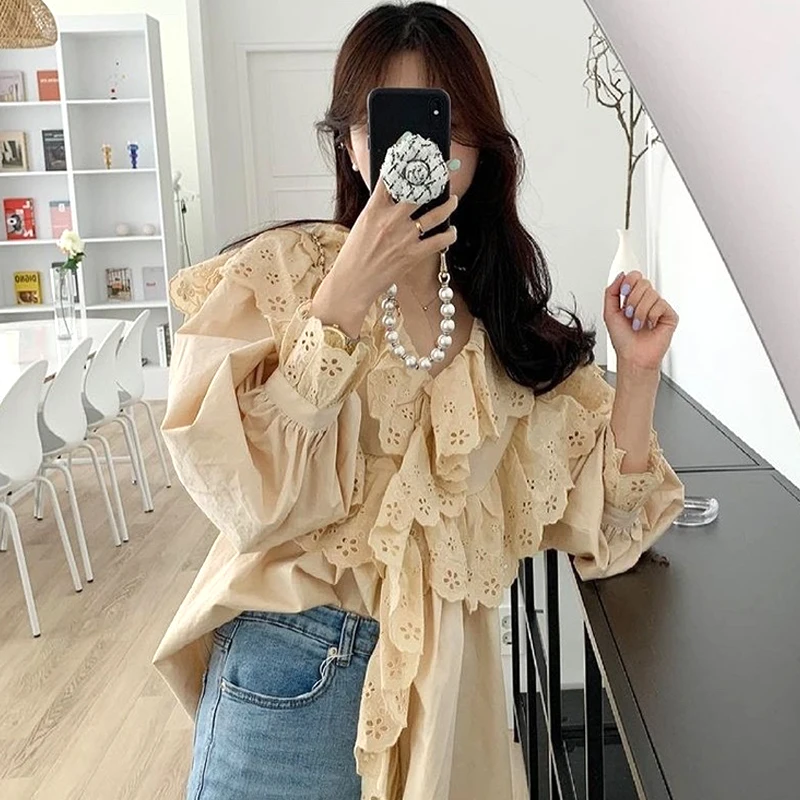 

Ele Chic V-Ne Hollow out Lace Trim Loose Lantern Sve irt Top Korean Sle Straight Cut Bubble Sve Long Sve B...