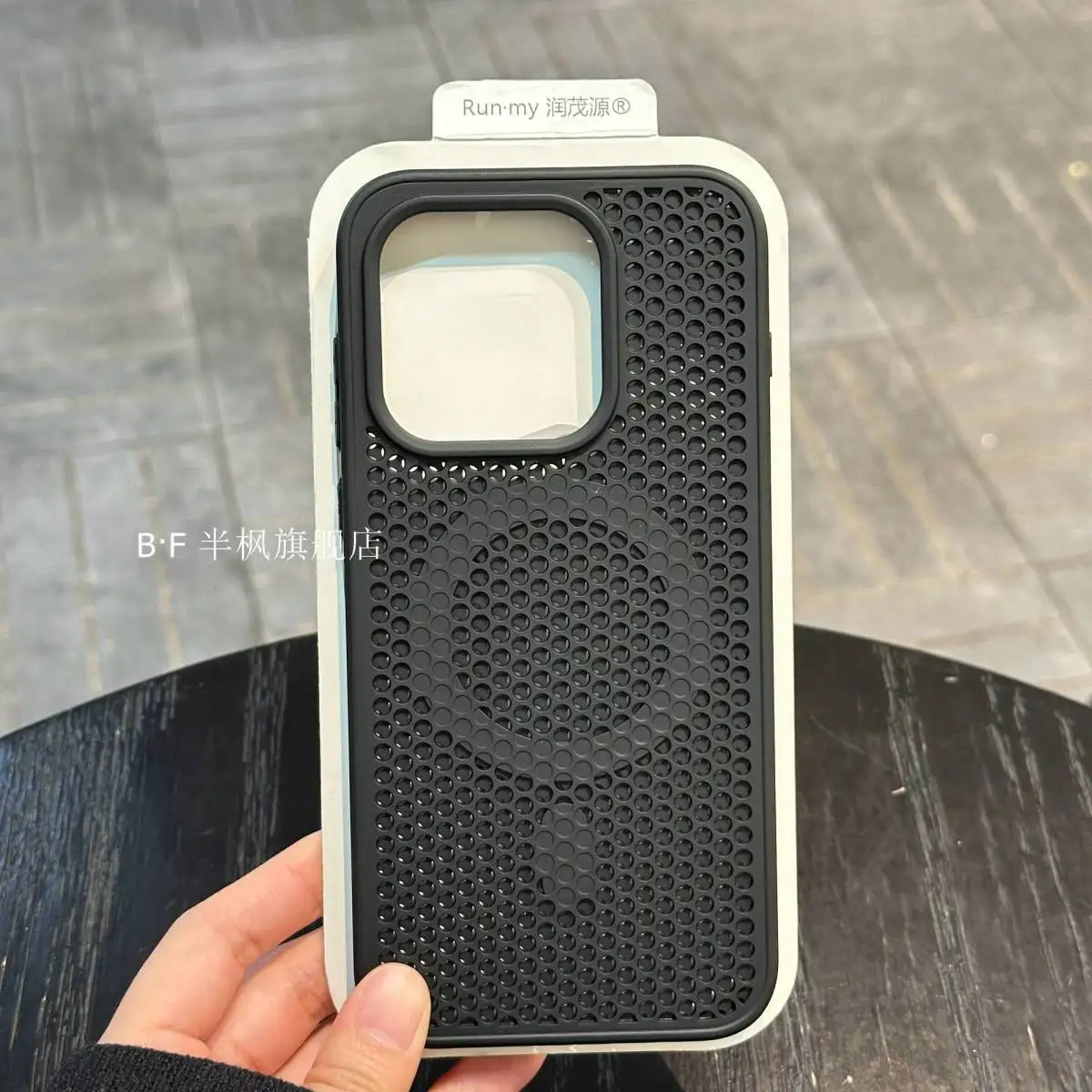 For OnePlus 15 Case Heat Dissipation Breathable Magsafe Magnetic Back Cover For OnePlus 15 Shell Funda
