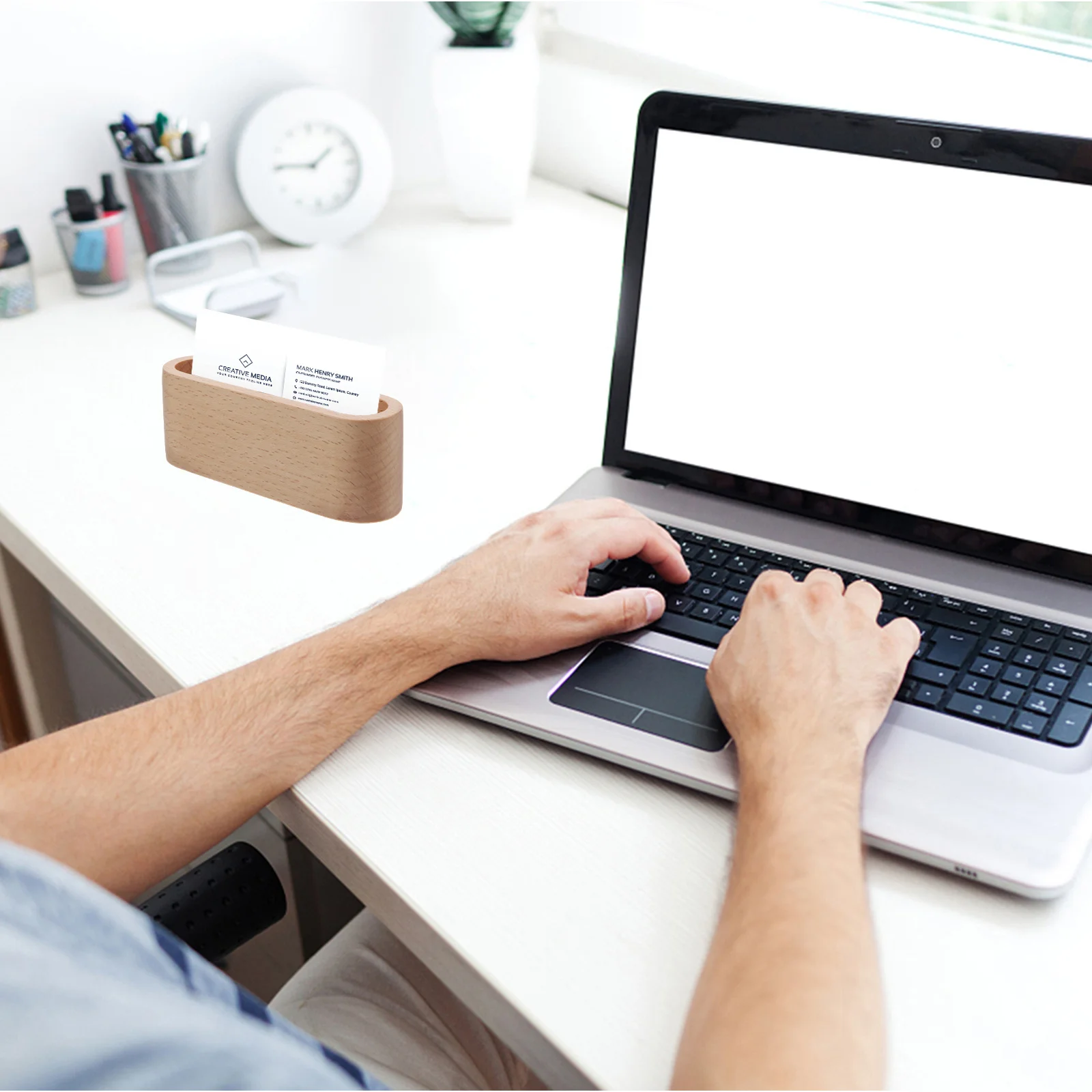 

Wooden Business Card Holder Name Cards Storage Organizer Desktop Display Stand for Office Home Professional Use