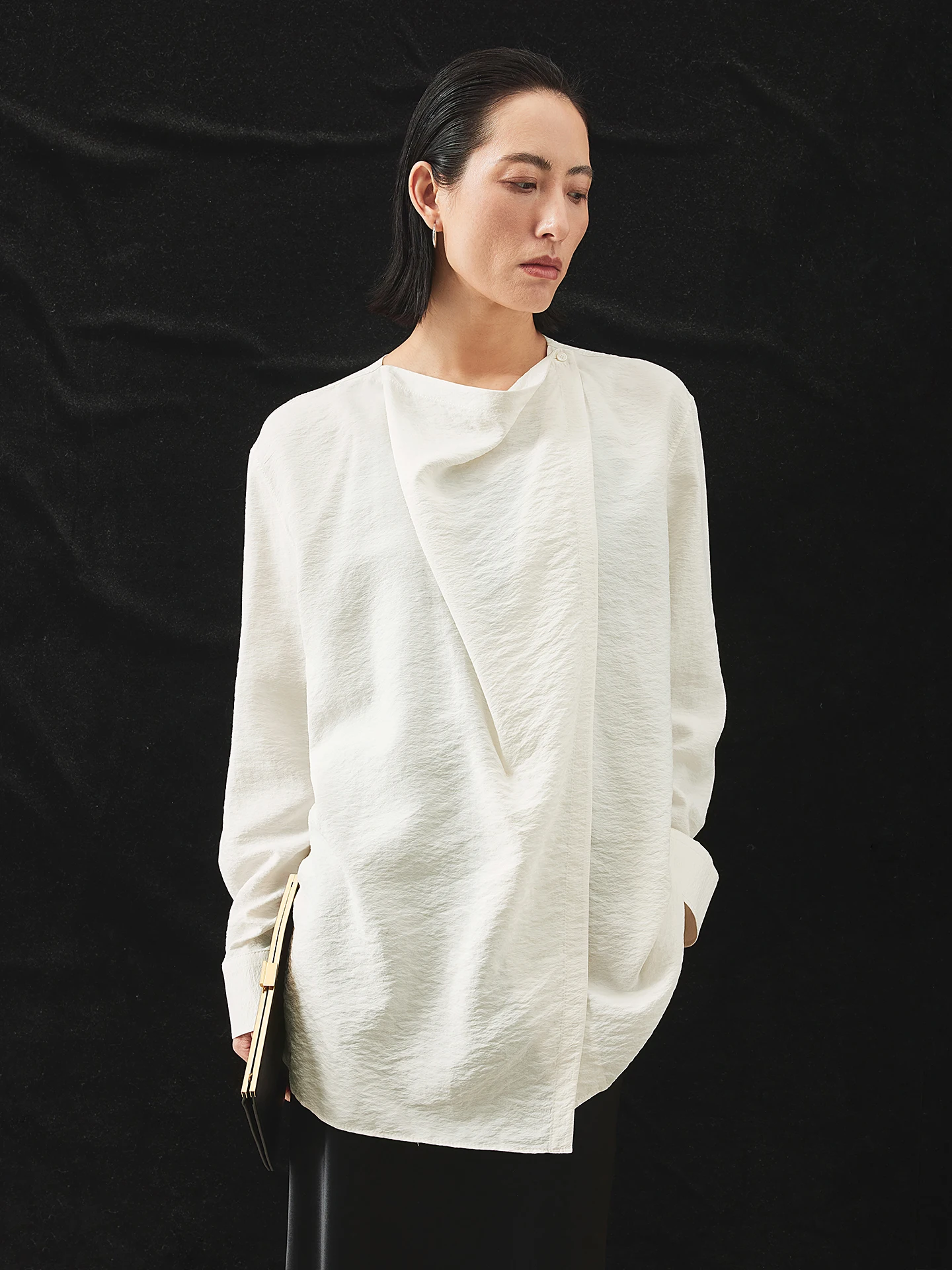 

CHICJOC Женское комфортное дышащее пальто средней длины с длинными рукавами, в стиле рубашки, с 3D-текстурой Drysilk и асимметричными пуговицами