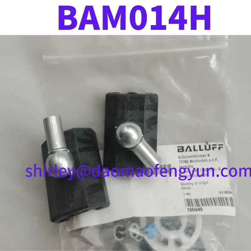 

Brand New Original BTL5-F-2814-1S positioning magnetic block displacement slider BAM014H